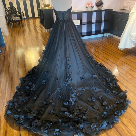 BLACK WEDDING DRESS : ESSENSE OF AUSTRALIA  D3734 - Picture 11 of 15